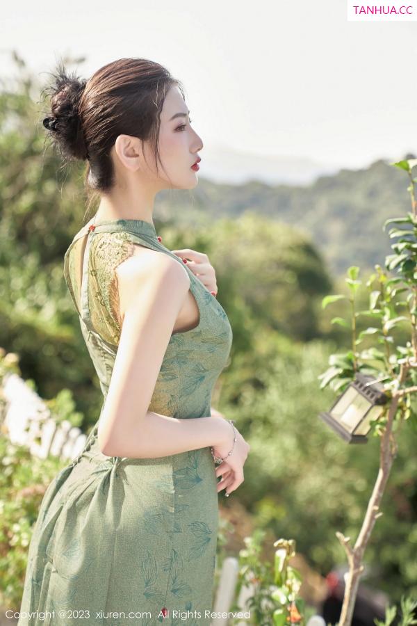   [XiuRen]高清写真图 2023.08.03 No.7181 沈青黛 旗袍美腿第18张图片